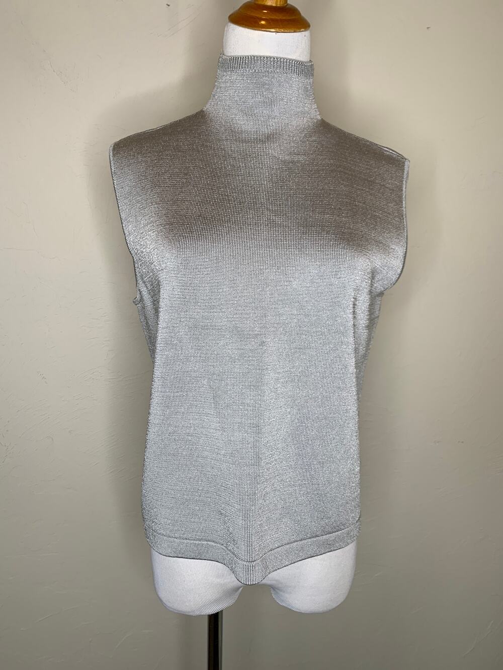 Linda Allard Ellen Tracy Silver High Neck Shell Sz X